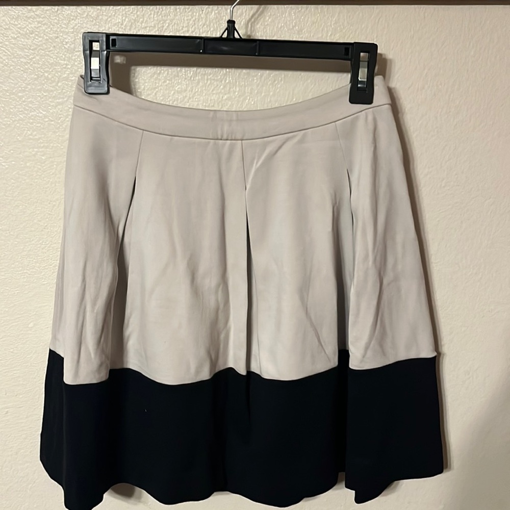 Express EUC, Sz 4, black/tan Pleaded Skirt
